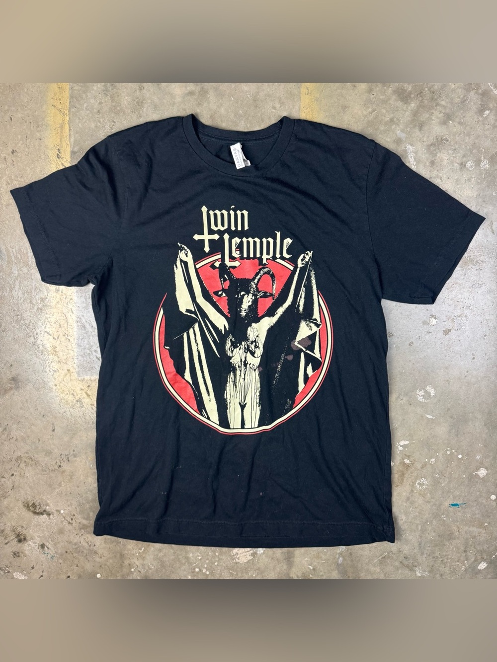 Twin Temple T-Shirt Size Medium Rock n Roll Horror Goth Alternative Band Tee